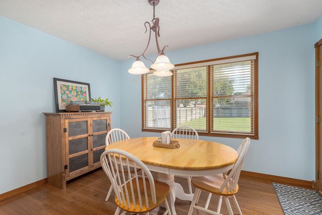 4668 S Warren Road, Springfield, MO 65810