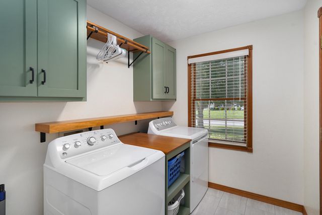 4668 S Warren Road, Springfield, MO 65810