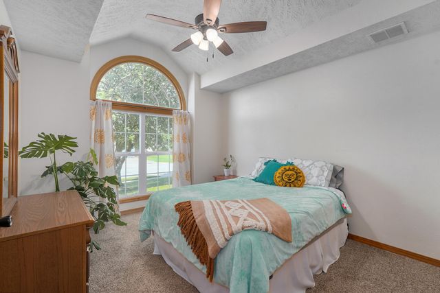 4668 S Warren Road, Springfield, MO 65810