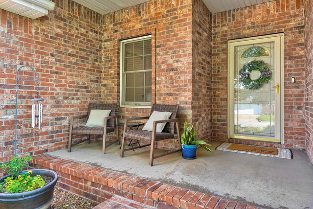 4668 S Warren Road, Springfield, MO 65810