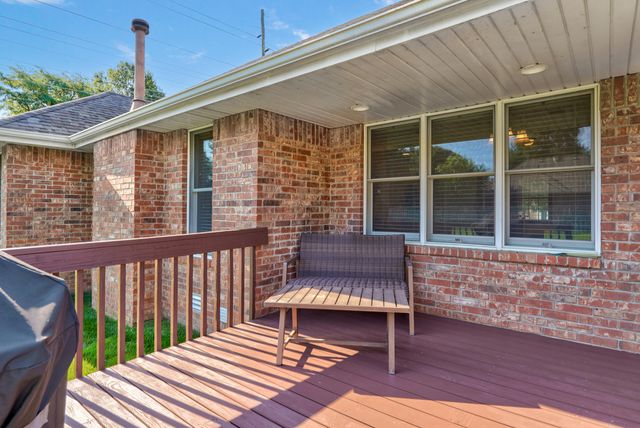 4668 S Warren Road, Springfield, MO 65810