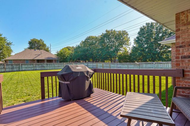 4668 S Warren Road, Springfield, MO 65810