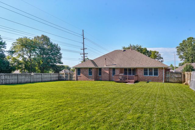 4668 S Warren Road, Springfield, MO 65810