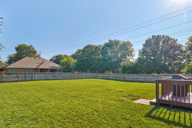 4668 S Warren Road, Springfield, MO 65810