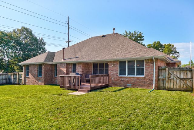4668 S Warren Road, Springfield, MO 65810