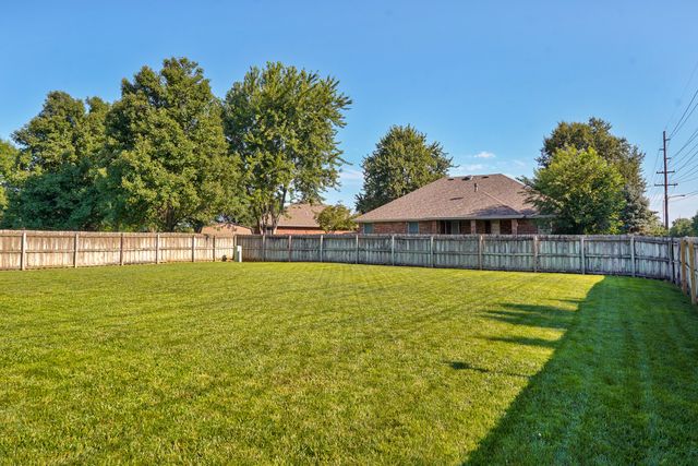 4668 S Warren Road, Springfield, MO 65810