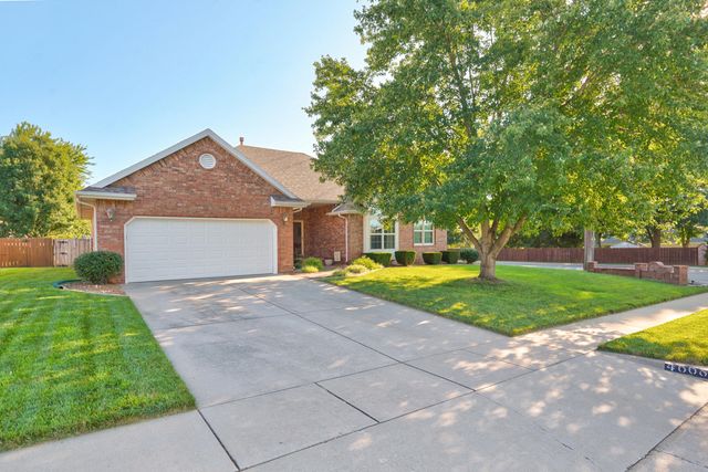 4668 S Warren Road, Springfield, MO 65810