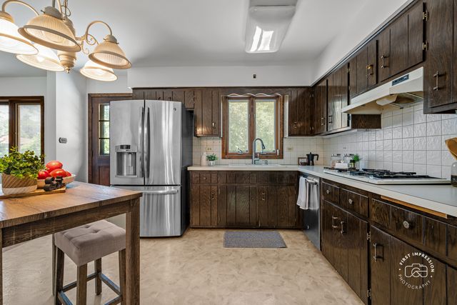 18W088 Claremont Drive, Darien, IL 60561