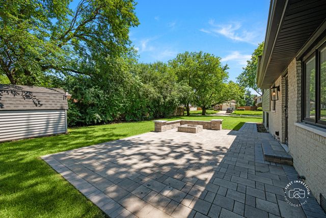 18W088 Claremont Drive, Darien, IL 60561