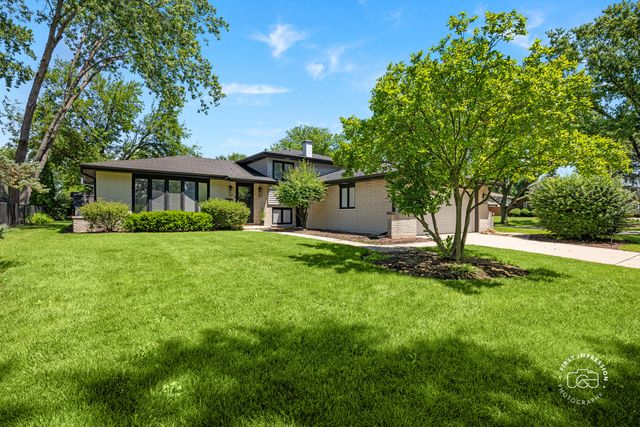 18W088 Claremont Drive, Darien, IL 60561