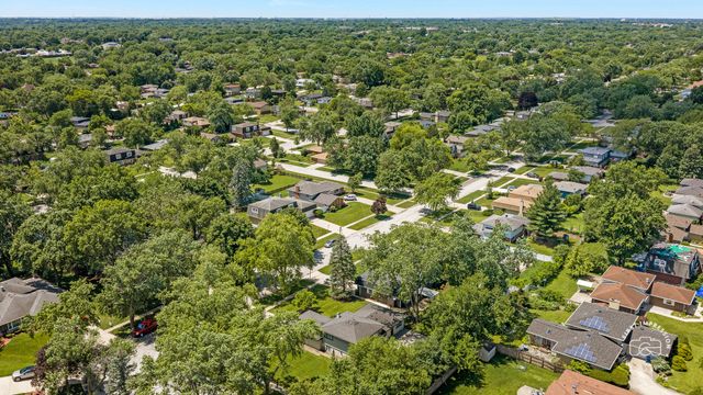 18W088 Claremont Drive, Darien, IL 60561