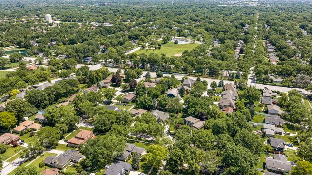 18W088 Claremont Drive, Darien, IL 60561