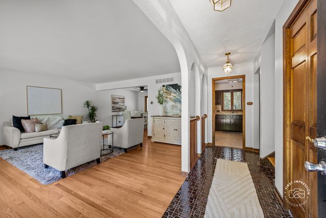 18W088 Claremont Drive, Darien, IL 60561