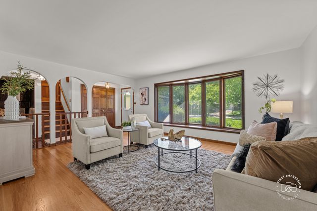18W088 Claremont Drive, Darien, IL 60561