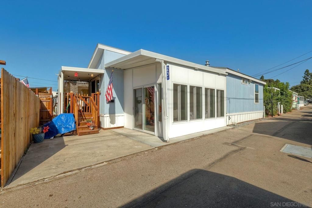 7495 Oakland Rd 23, La Mesa, CA 91942 — exterior