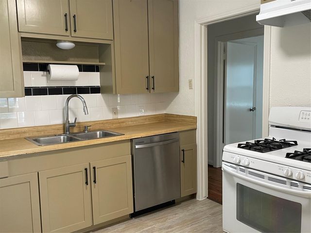 1950 Ridgemore Drive, Houston, TX 77055