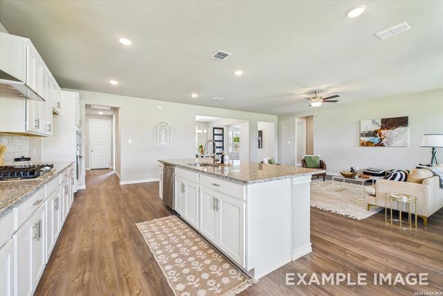 106 Poe Parkway, Castroville, TX 78009
