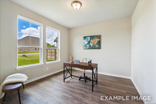 106 Poe Parkway, Castroville, TX 78009