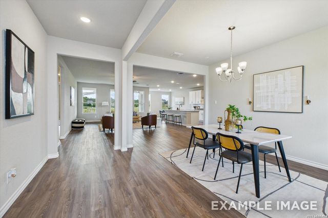 106 Poe Parkway, Castroville, TX 78009