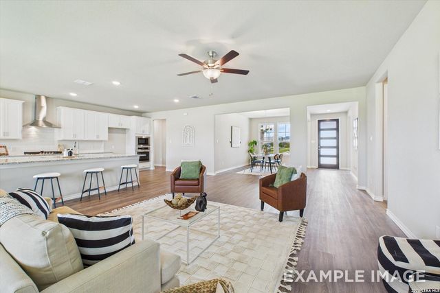 106 Poe Parkway, Castroville, TX 78009