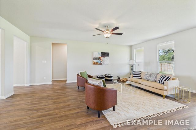 106 Poe Parkway, Castroville, TX 78009