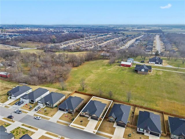 721 Marianne Street, Bentonville, AR 72713