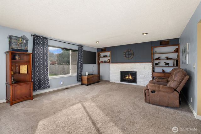 1708 6th Ave SW, Puyallup, WA 98371