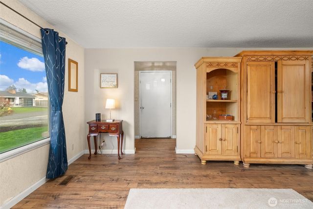 1708 6th Ave SW, Puyallup, WA 98371