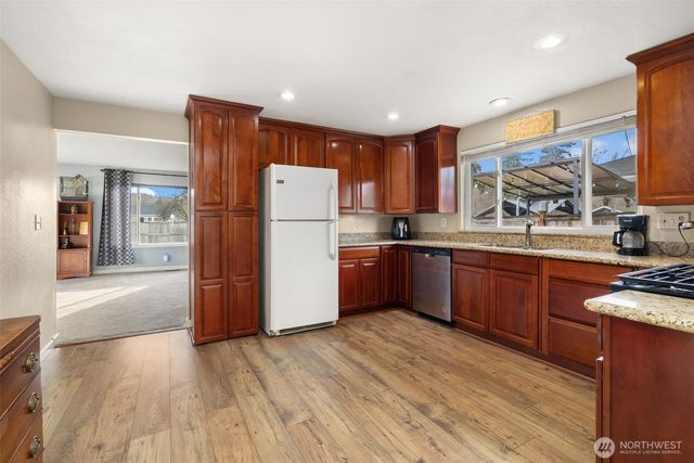 1708 6th Ave SW, Puyallup, WA 98371