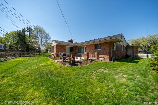 14188 Ramblewood Street, Livonia, MI 48154