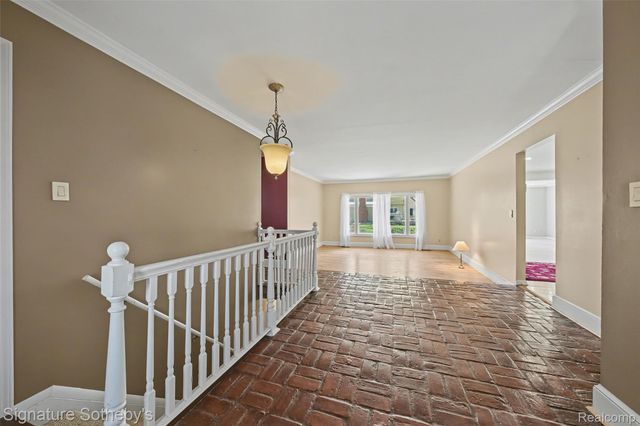 14188 Ramblewood Street, Livonia, MI 48154
