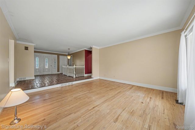 14188 Ramblewood Street, Livonia, MI 48154