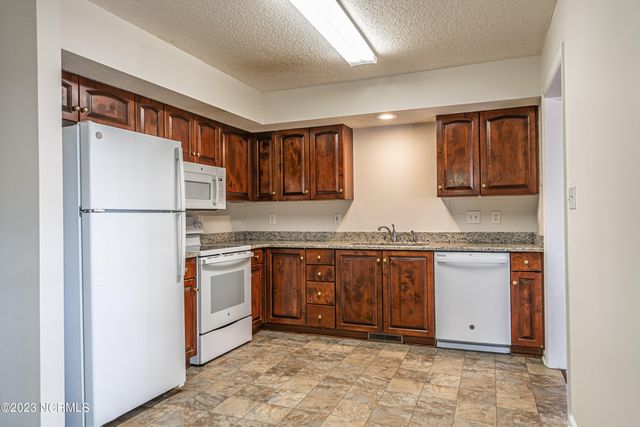 22 La Quinta Loop, Pinehurst, NC 28374