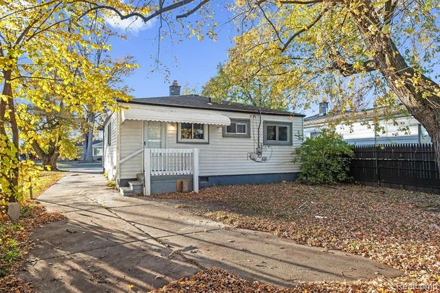 5749 Detroit Street, Dearborn Heights, MI 48125