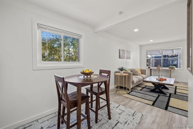 5749 Detroit Street, Dearborn Heights, MI 48125