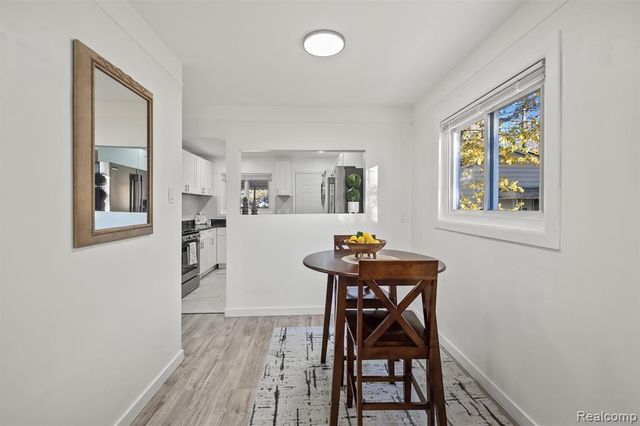 5749 Detroit Street, Dearborn Heights, MI 48125