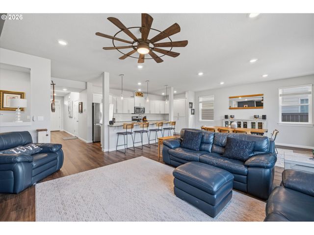 2690 Nw MEADOWS Dr, Mc Minnville, OR 97128