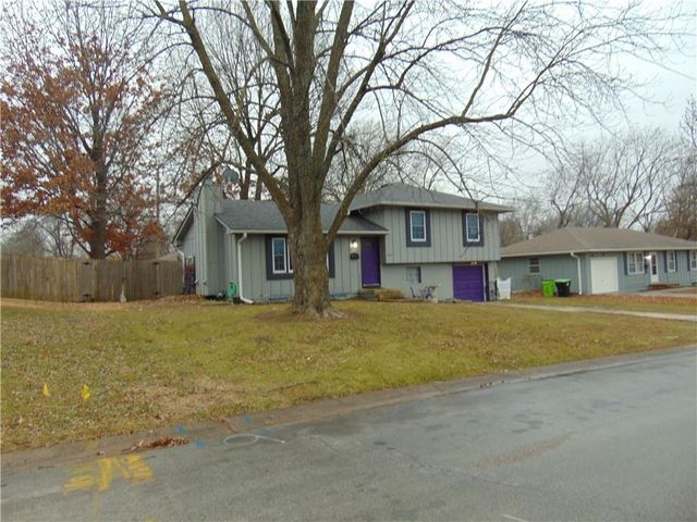 2103 Ridgewood Road, Harrisonville, MO 64701