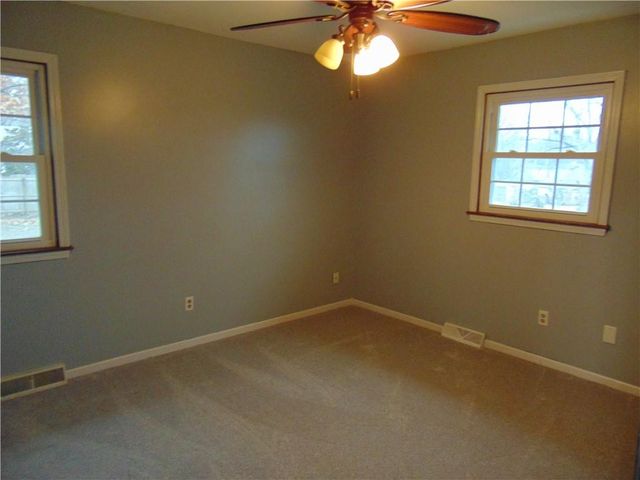 2103 Ridgewood Road, Harrisonville, MO 64701