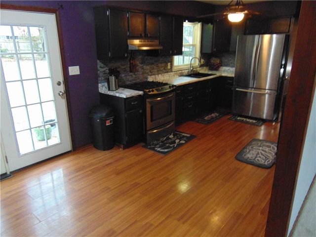 2103 Ridgewood Road, Harrisonville, MO 64701