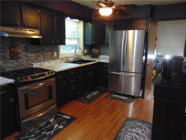 2103 Ridgewood Road, Harrisonville, MO 64701