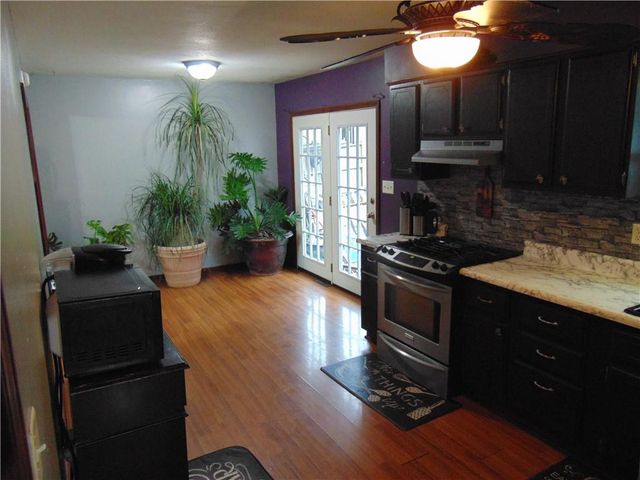 2103 Ridgewood Road, Harrisonville, MO 64701