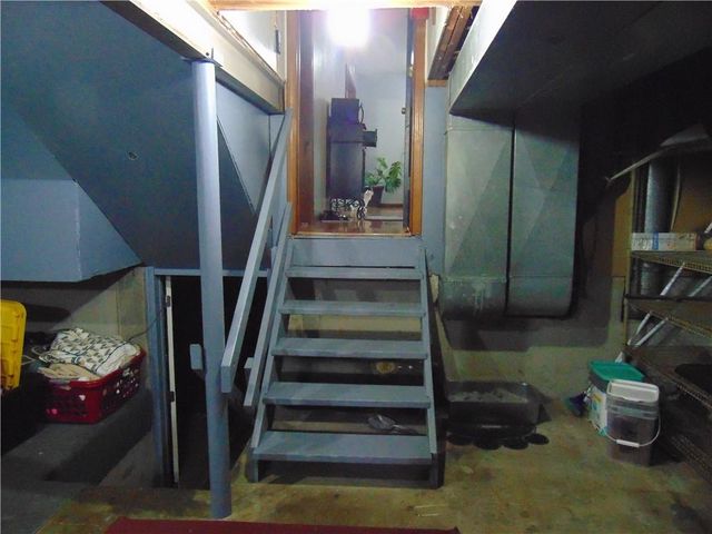 2103 Ridgewood Road, Harrisonville, MO 64701