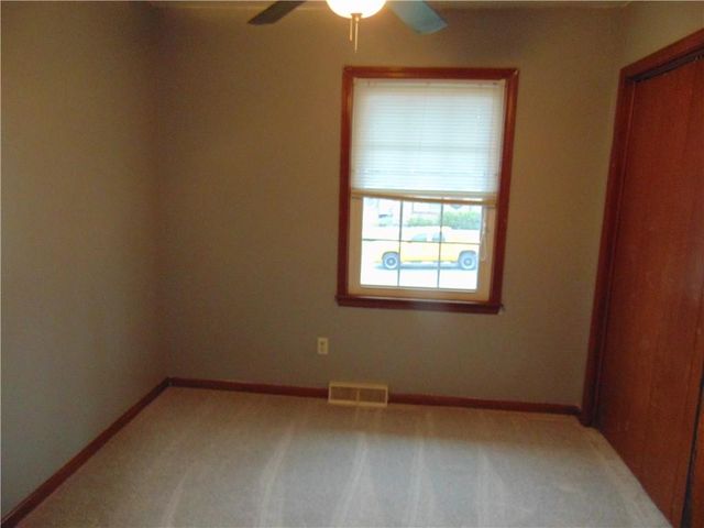 2103 Ridgewood Road, Harrisonville, MO 64701