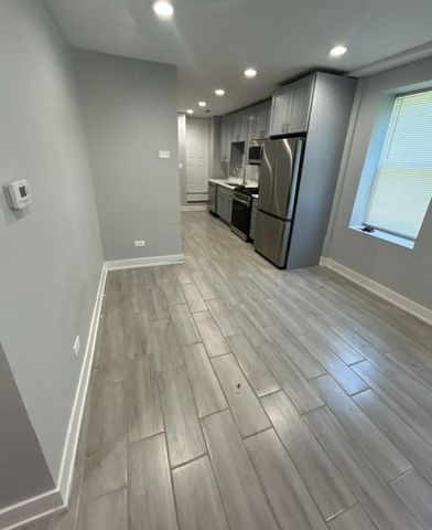 926 W 32nd Place BR, Chicago, IL 60608