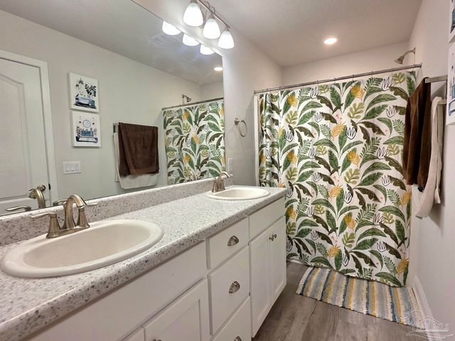 380 Hilburn Ln, Pensacola, FL 32504