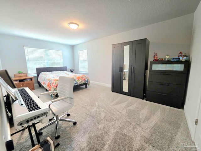 380 Hilburn Ln, Pensacola, FL 32504