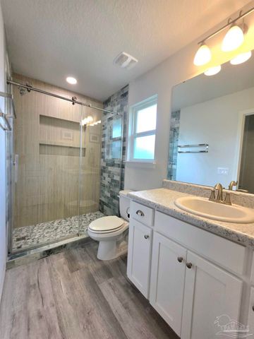 380 Hilburn Ln, Pensacola, FL 32504