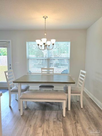 380 Hilburn Ln, Pensacola, FL 32504