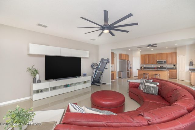 2039 Snapdragon Drive NW, Palm Bay, FL 32907